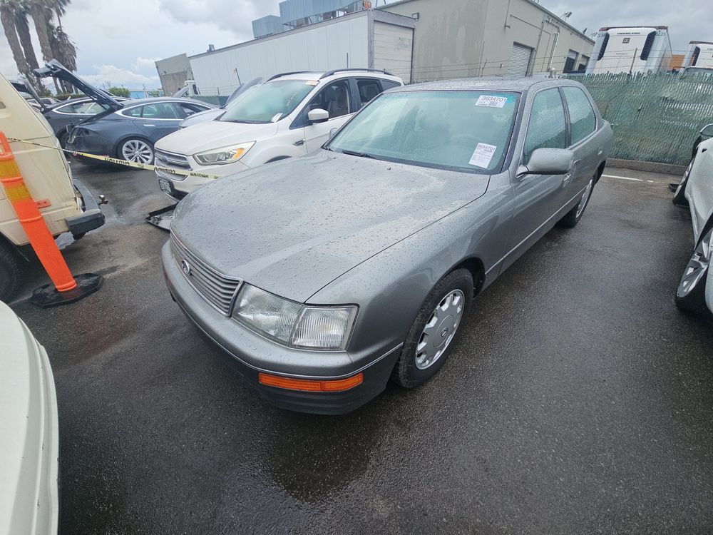 Lexus LS