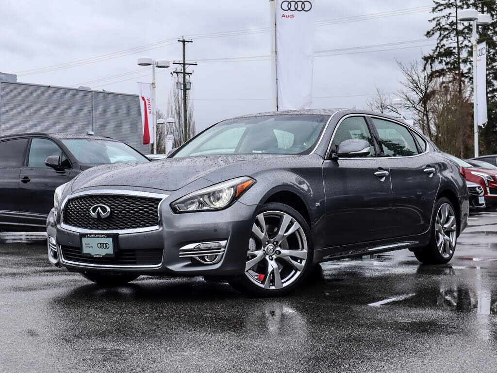 Infiniti Q70L