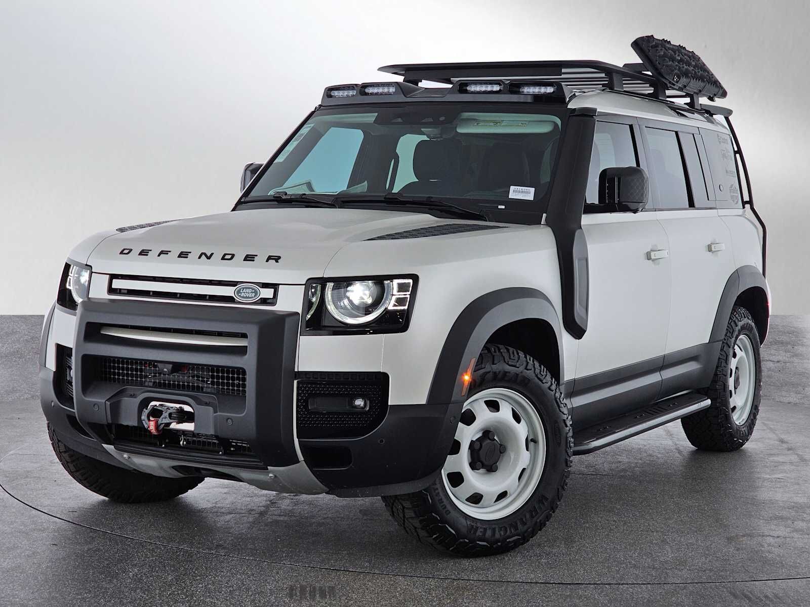 2024 LAND ROVER Defender