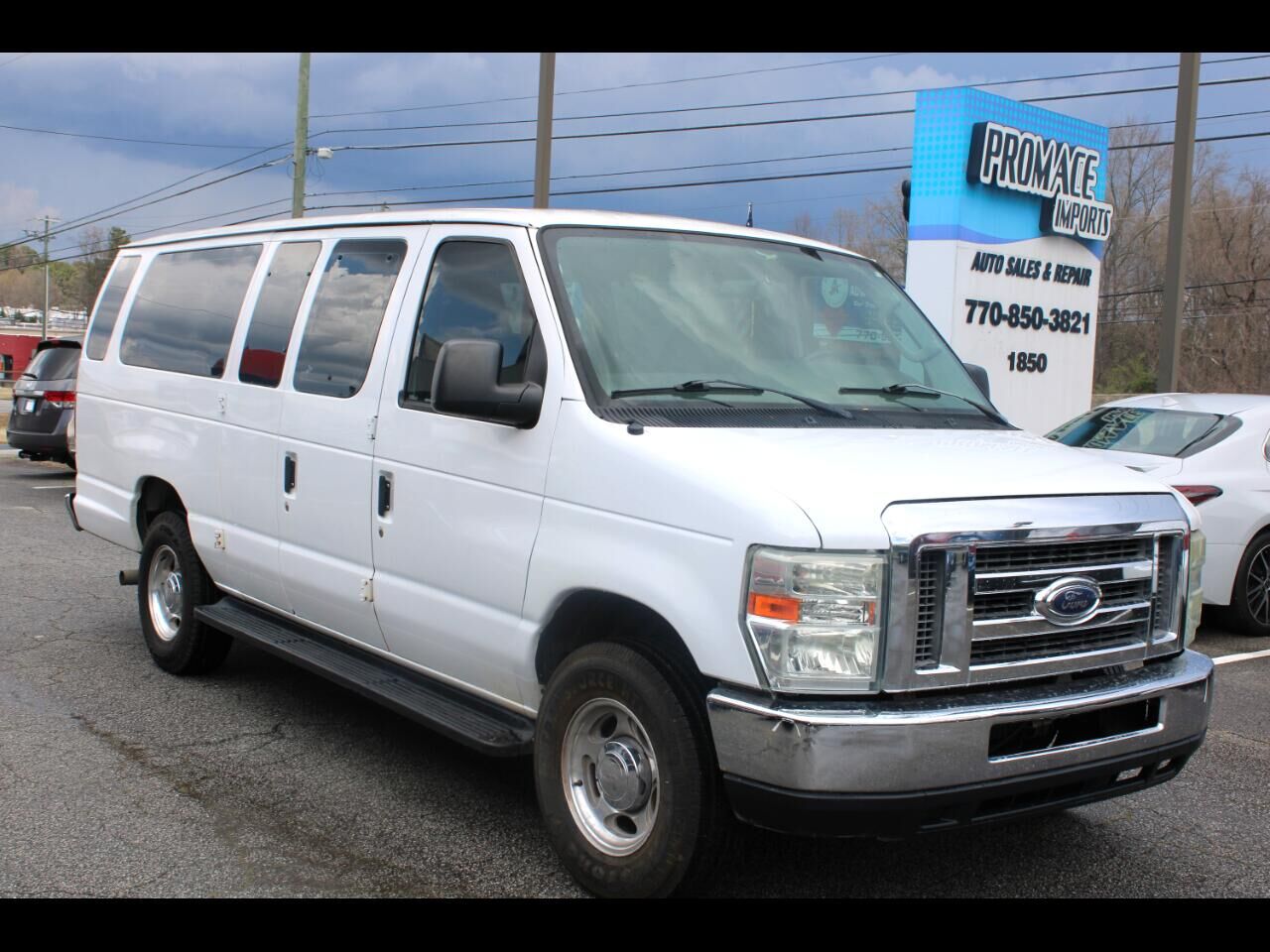 2012 FORD E-350