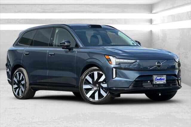 2025 VOLVO EX90