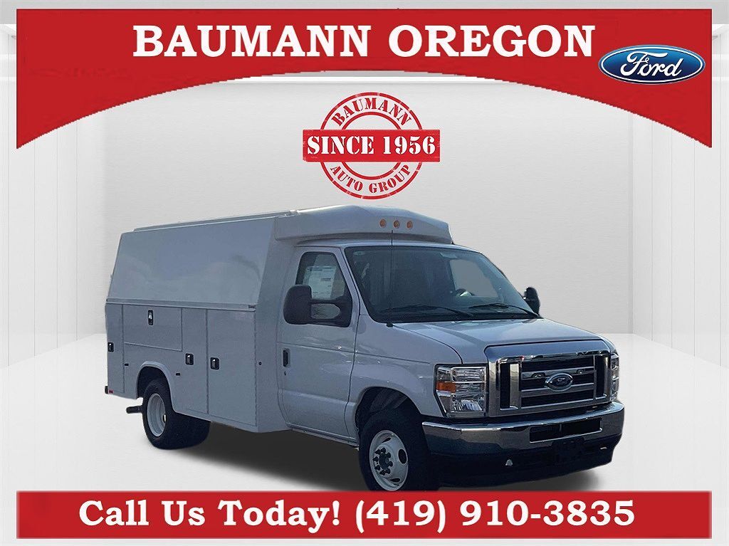 2025 FORD E-350