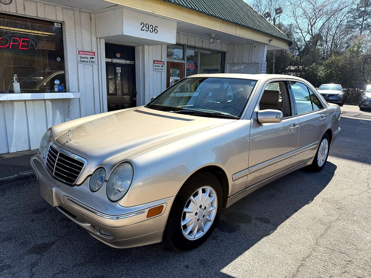 MERCEDES-BENZ