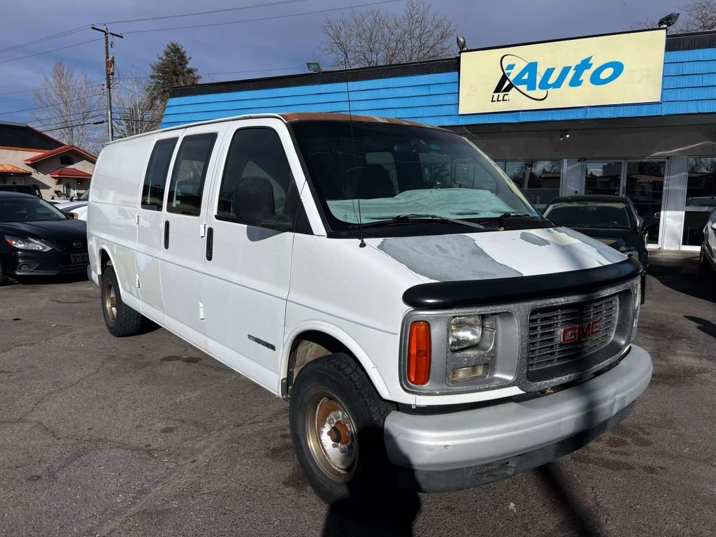 GMC Savana