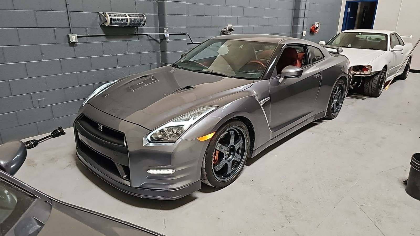Nissan GT-R