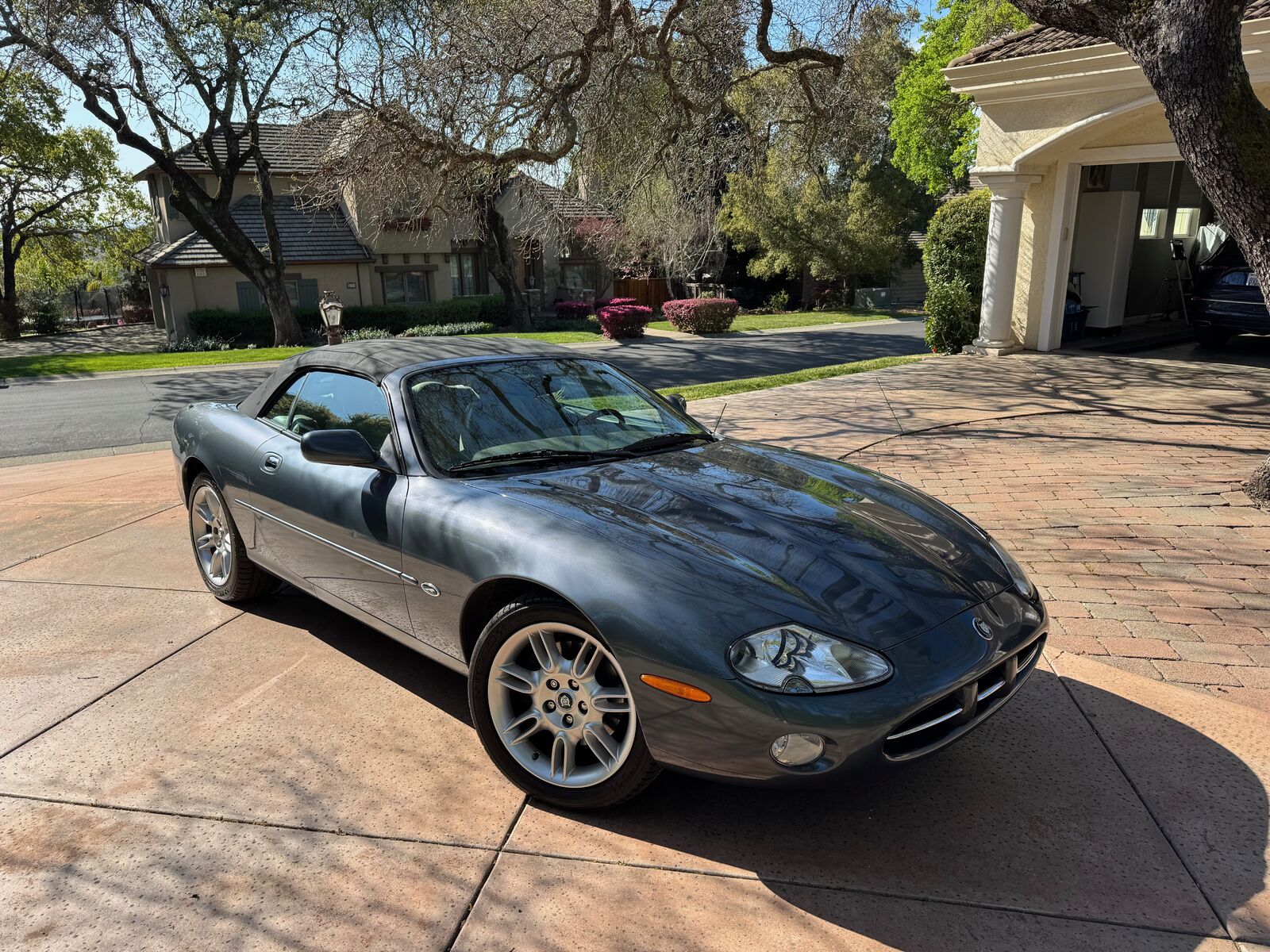 Jaguar XK8