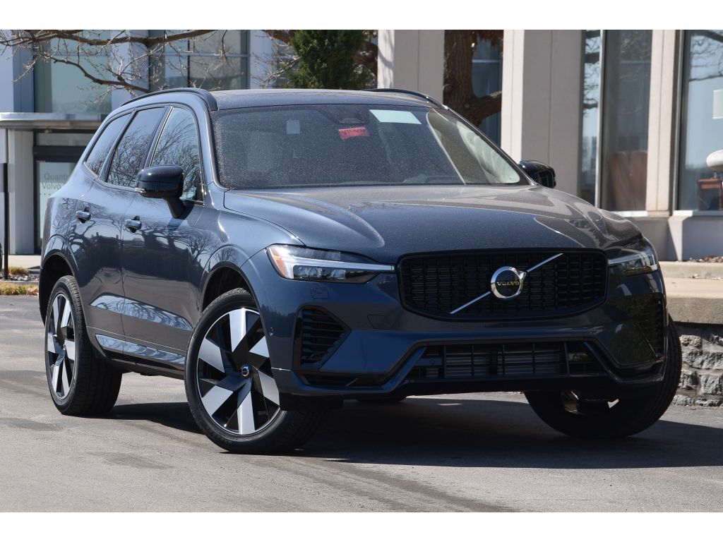 2025 VOLVO XC60