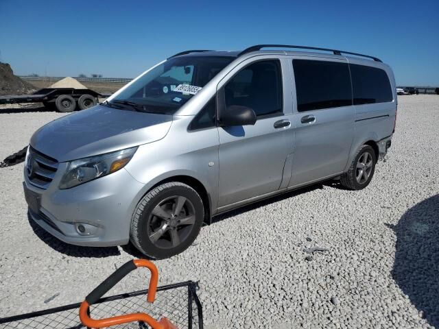 Mercedes-Benz METRIS