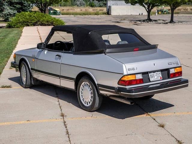 Saab 900