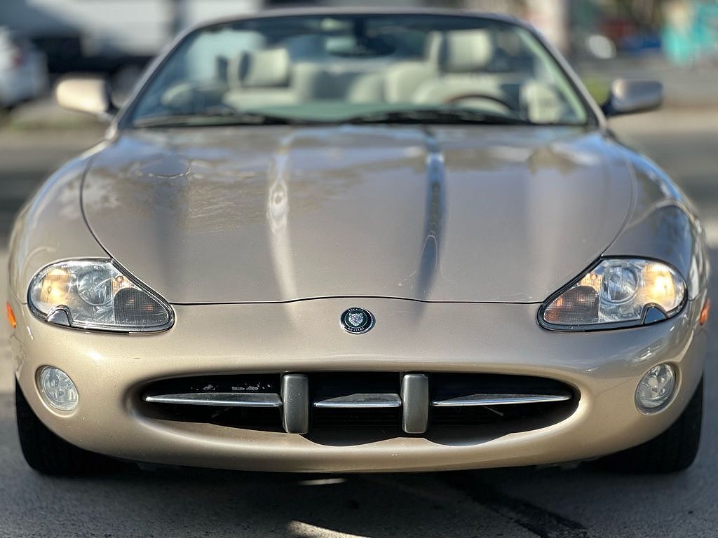 Jaguar XK8