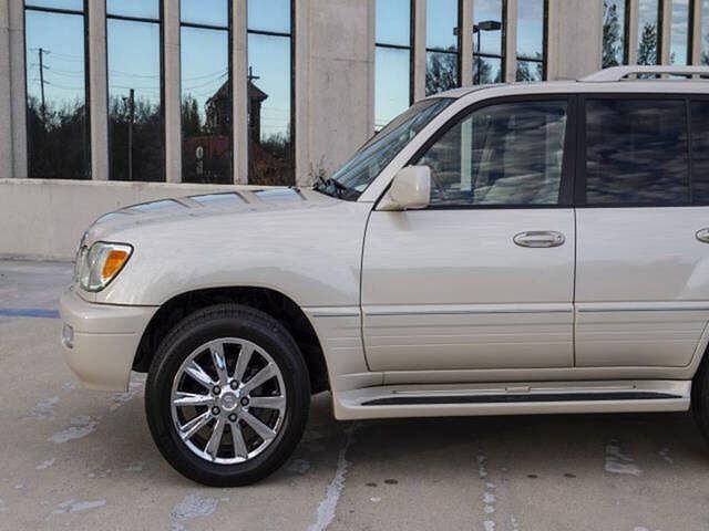 Lexus LX