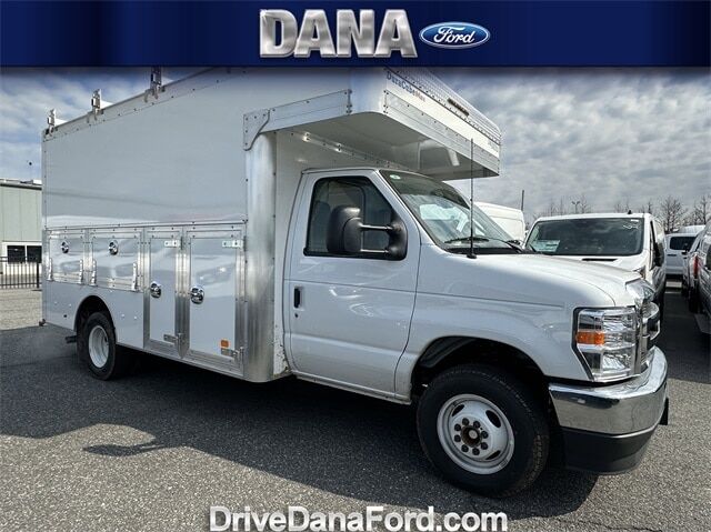 2026 FORD E-350