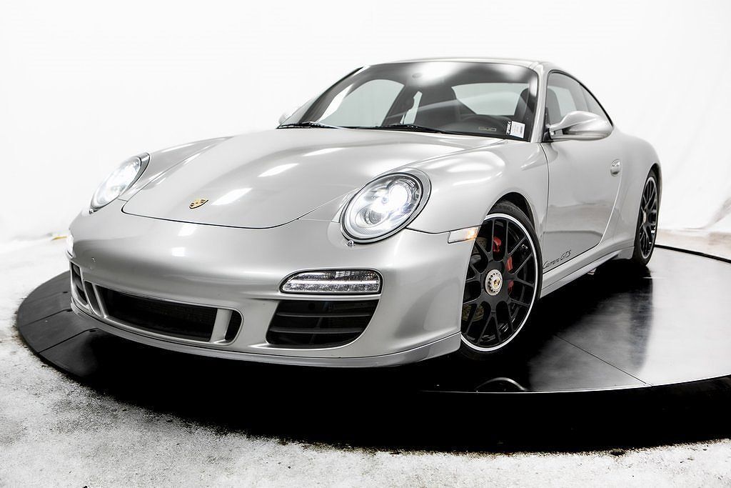 PORSCHE