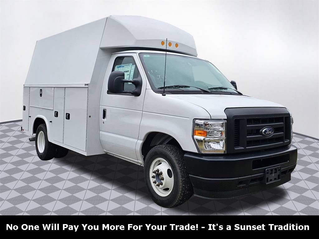 2024 FORD E-350