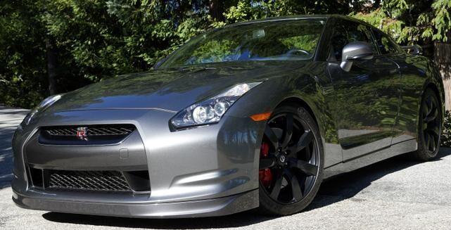 Nissan GT-R