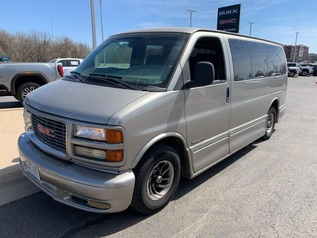 GMC Savana