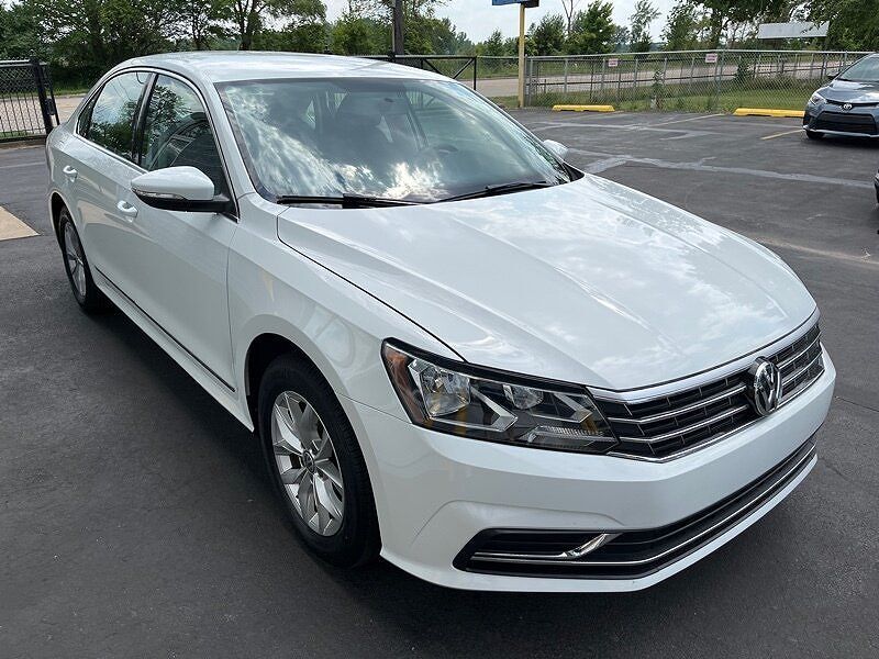 2016 VOLKSWAGEN Passat