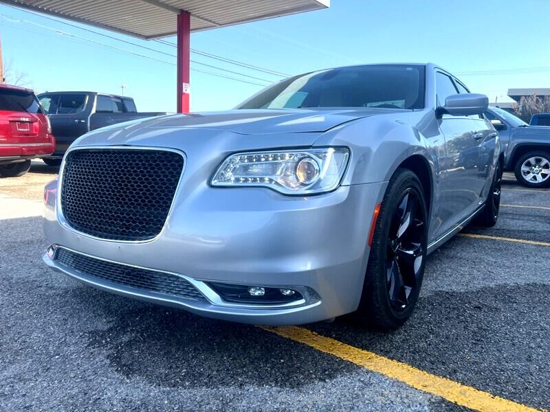 2019 CHRYSLER 300