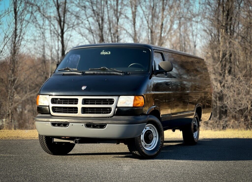 Dodge Ram Van