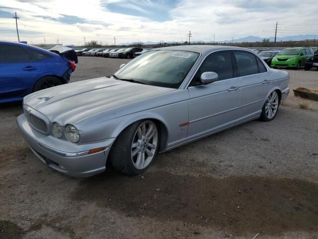 Jaguar XJR