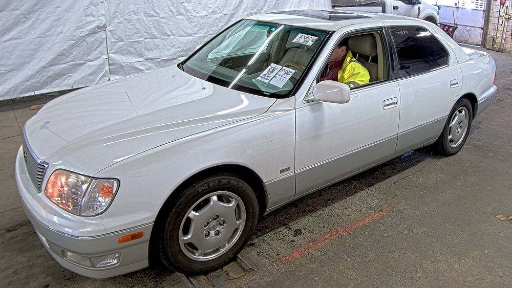 Lexus LS