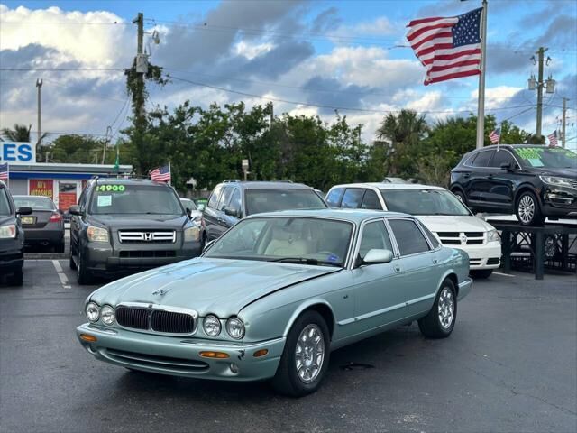 Jaguar XJ8