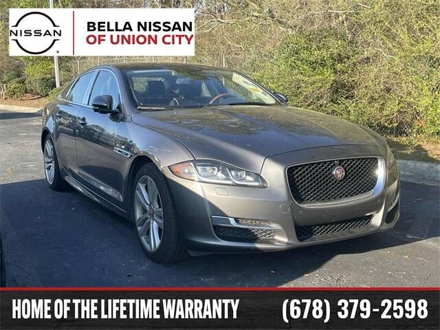 Jaguar XJ