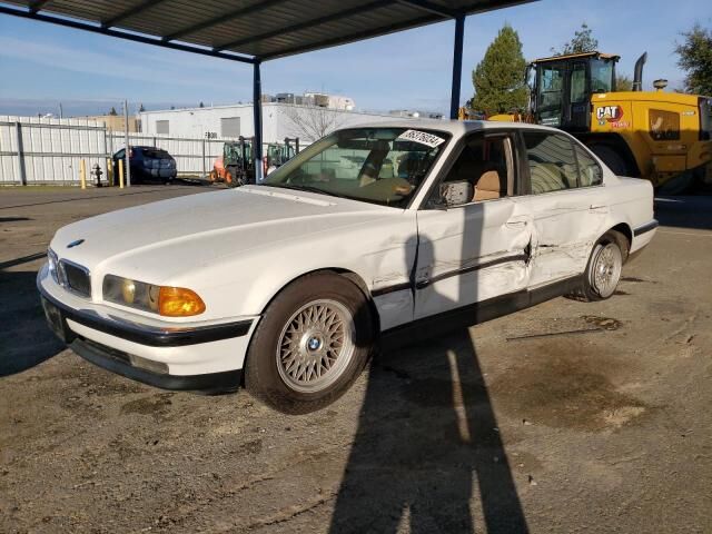 BMW 740i