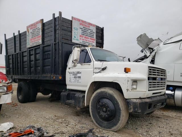 Ford F-700