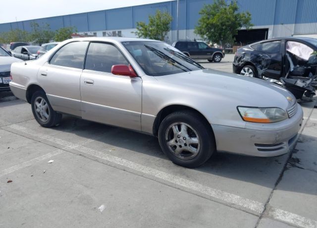 Lexus ES