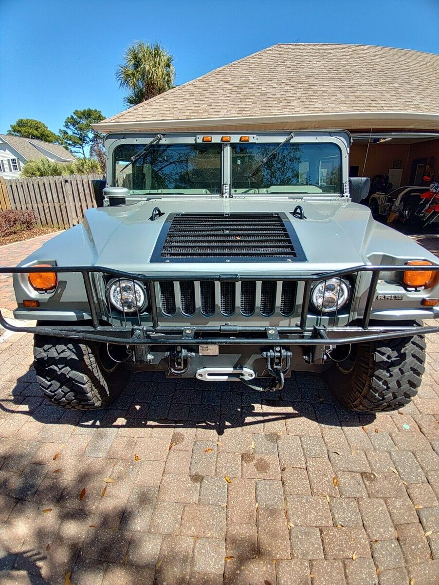 HUMMER H1