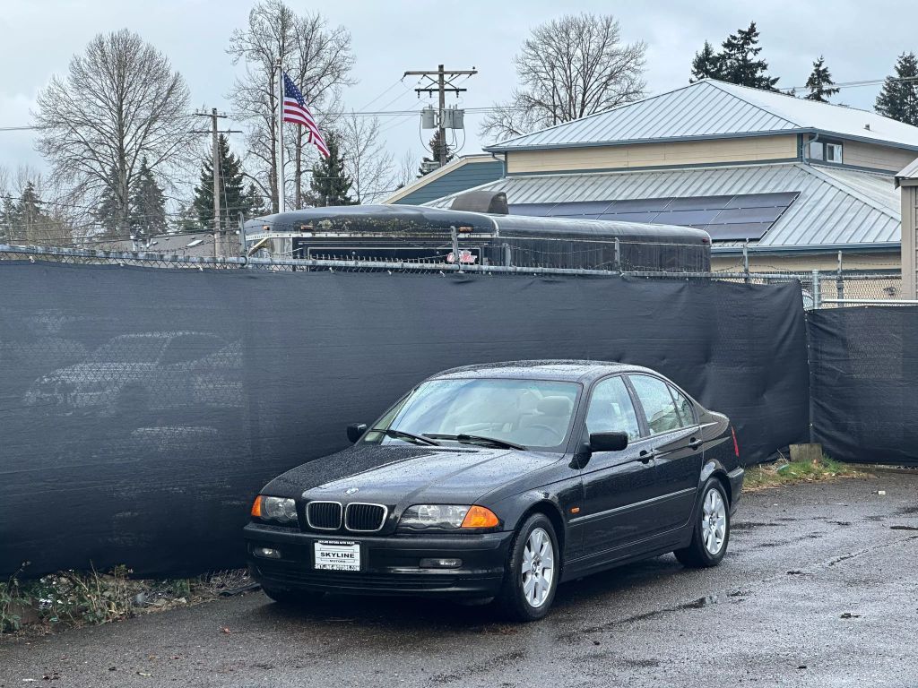 BMW 323i