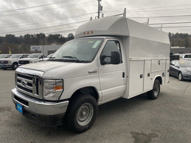 2025 FORD E-350