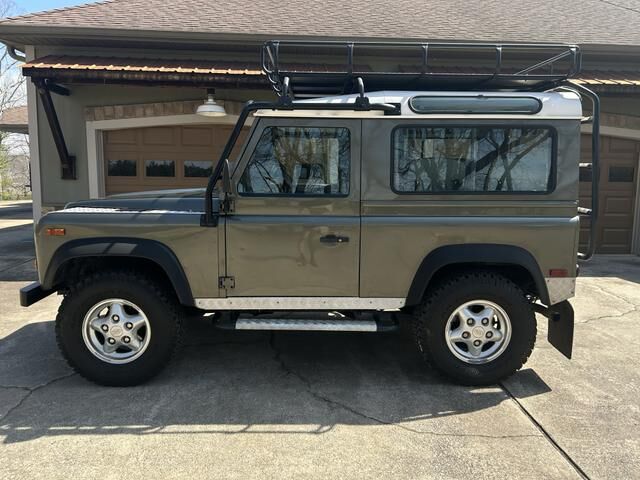Land Rover Defender