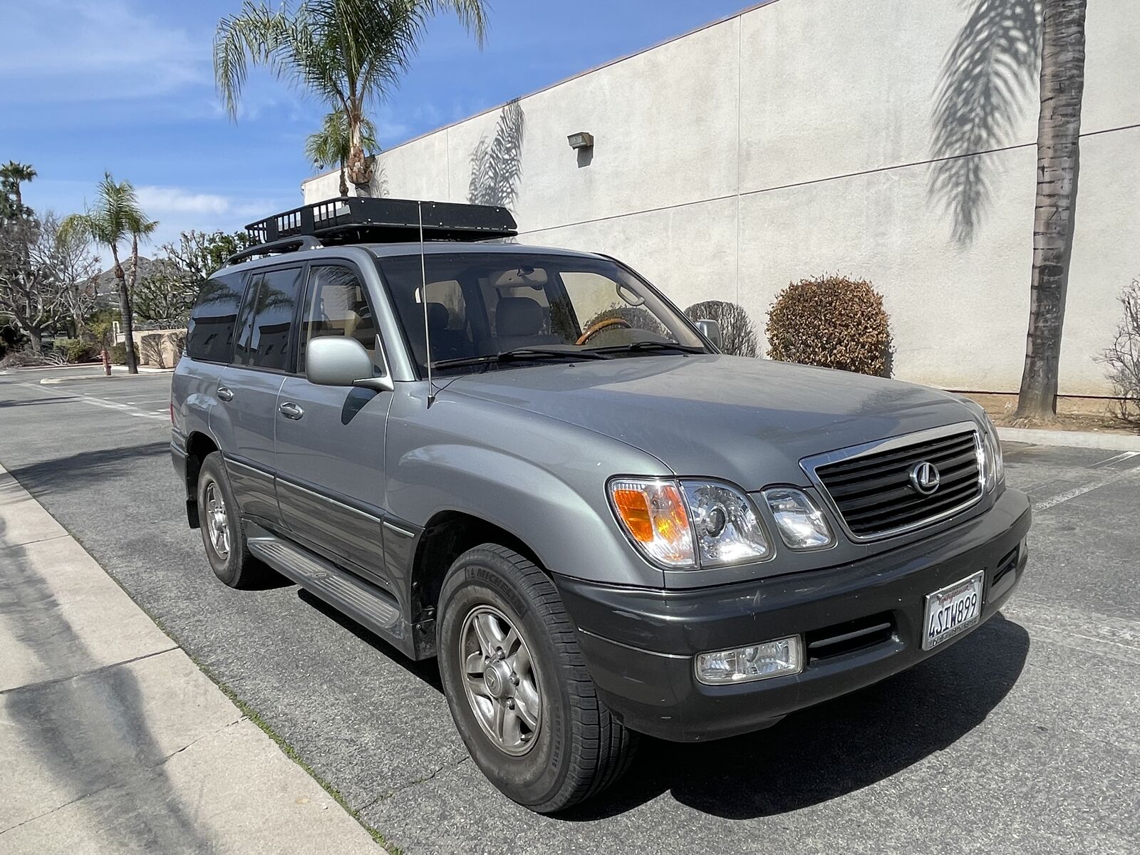 Lexus LX