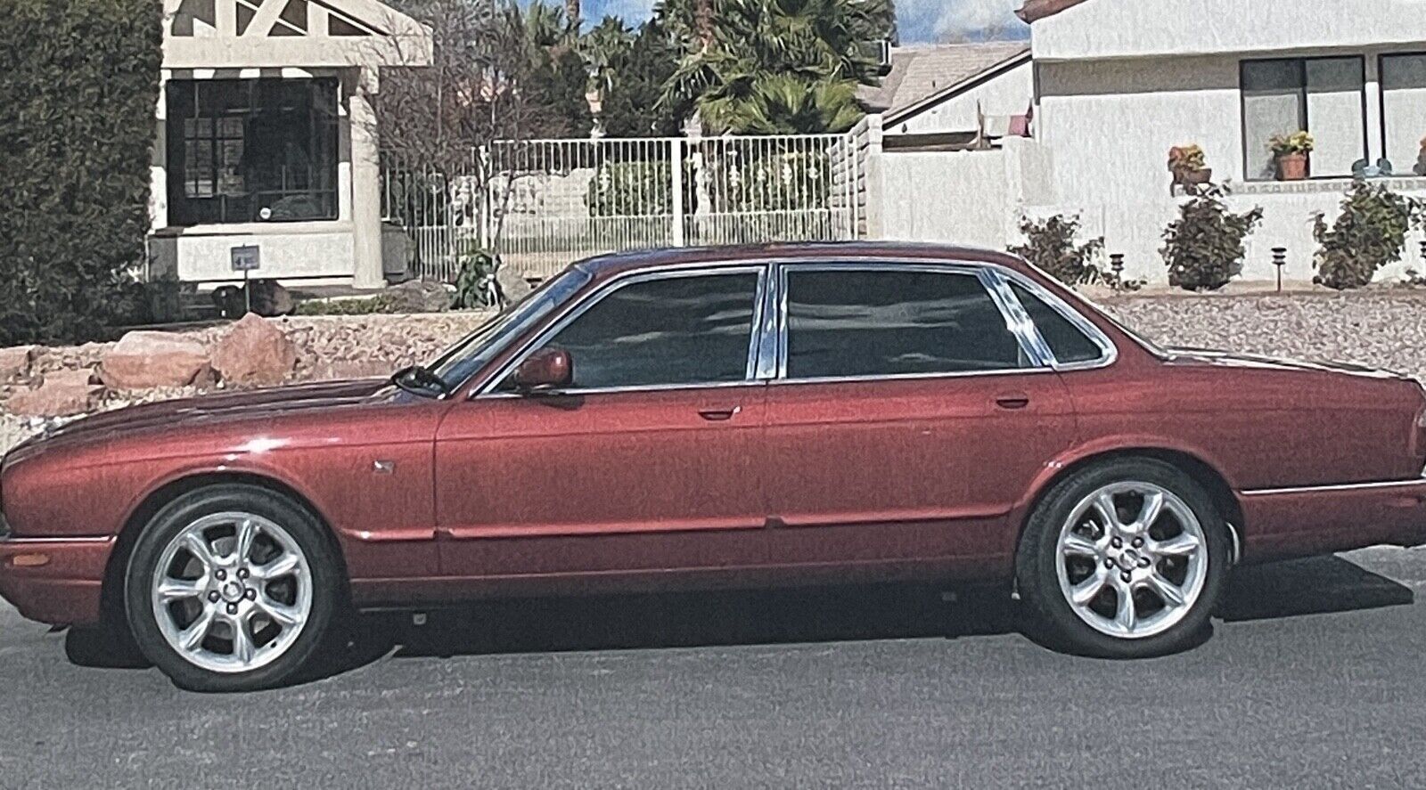 Jaguar XJR