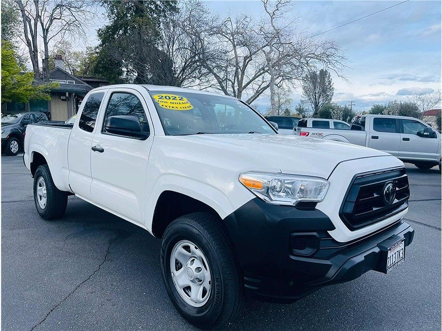 2022 TOYOTA Tacoma