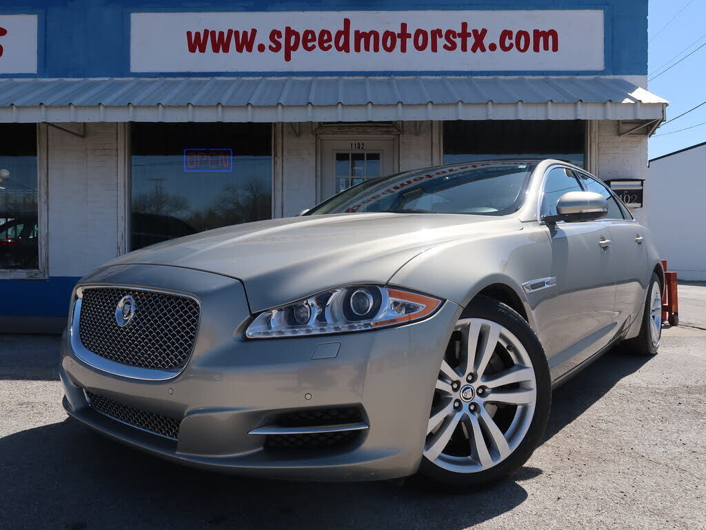 Jaguar XJ