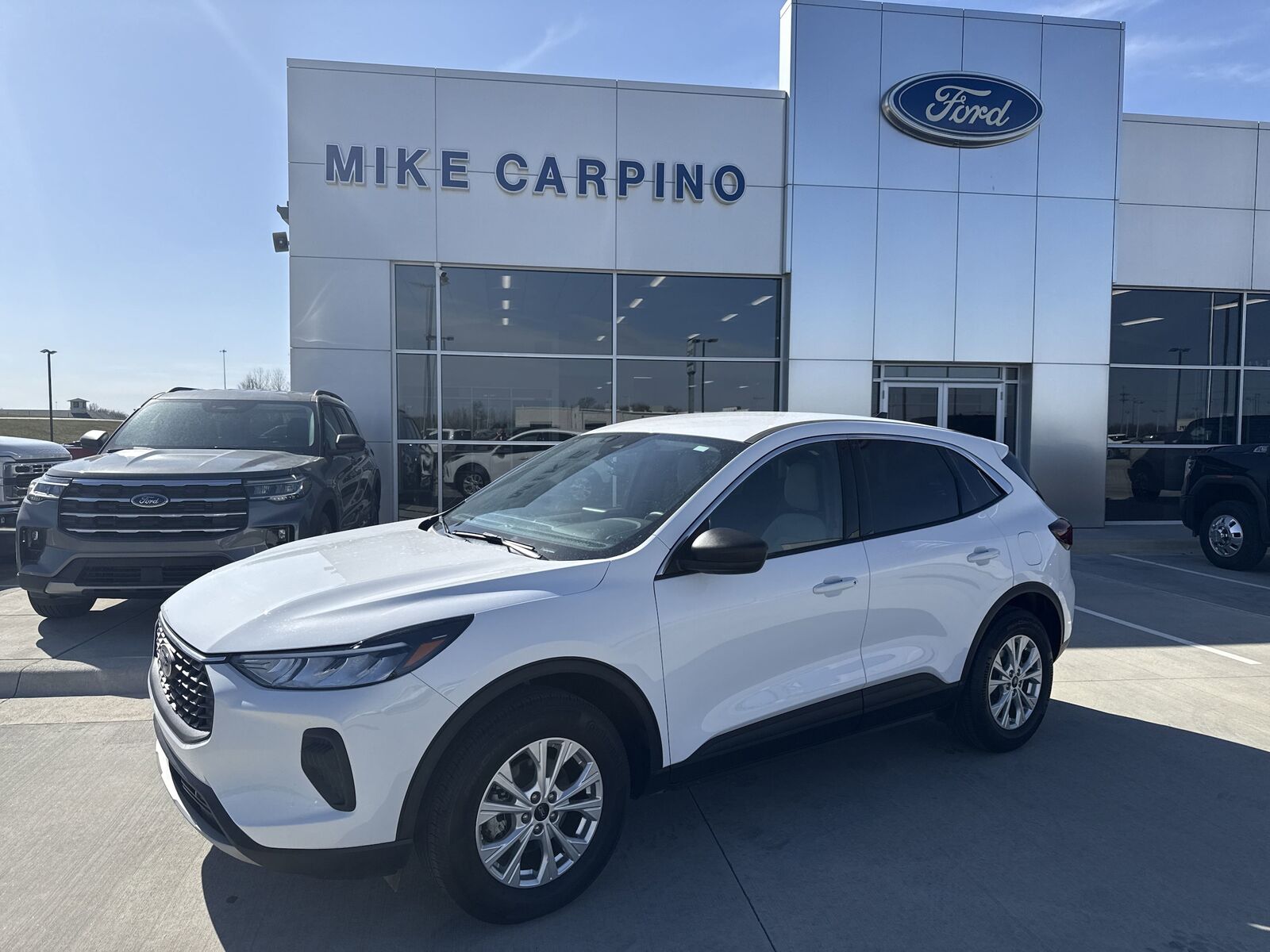 2024 FORD Escape