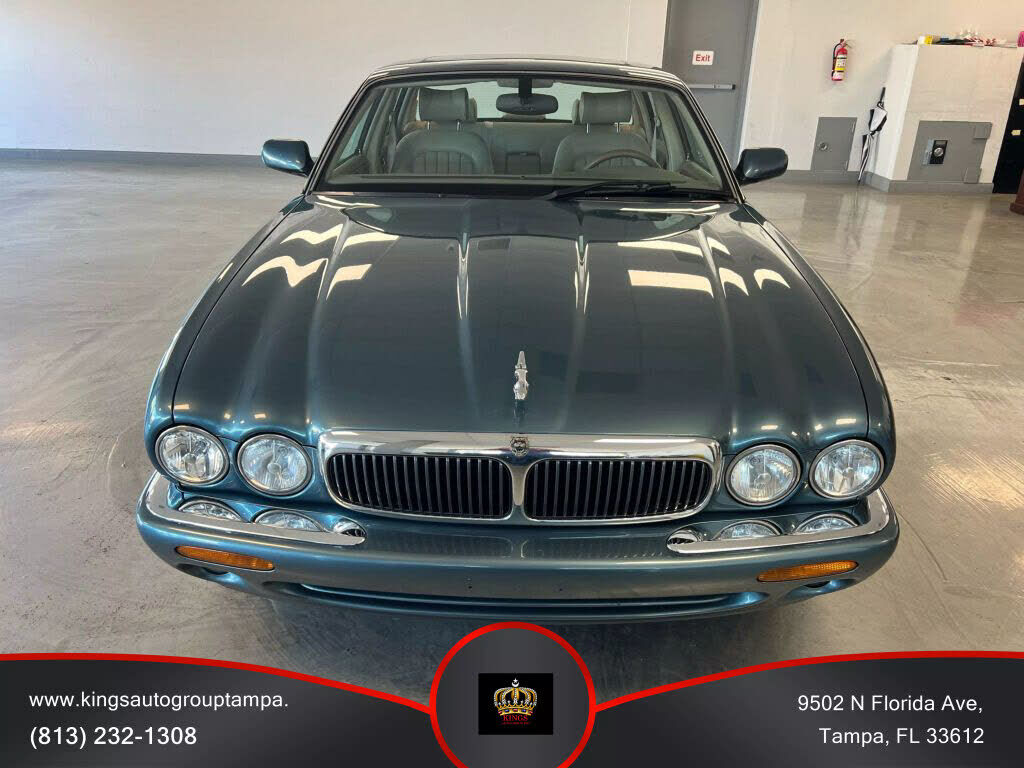 Jaguar XJ8