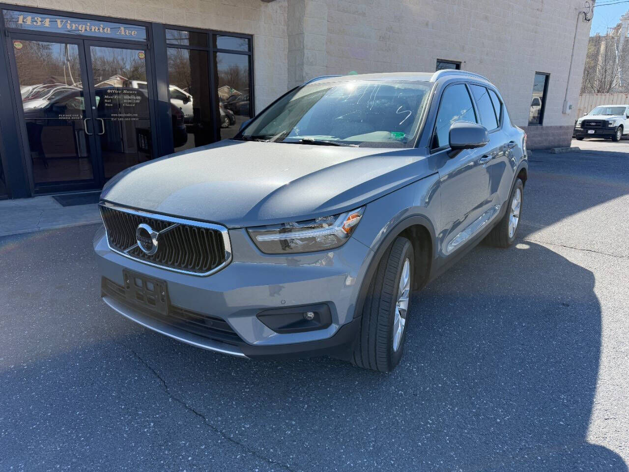 2022 VOLVO XC40