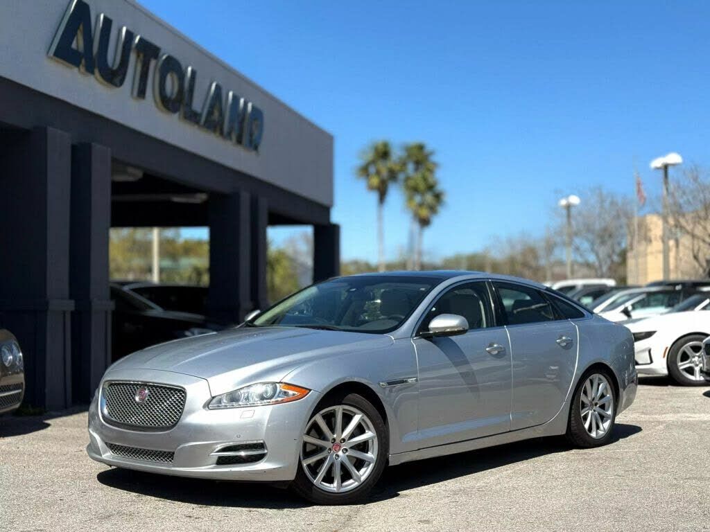 Jaguar XJ