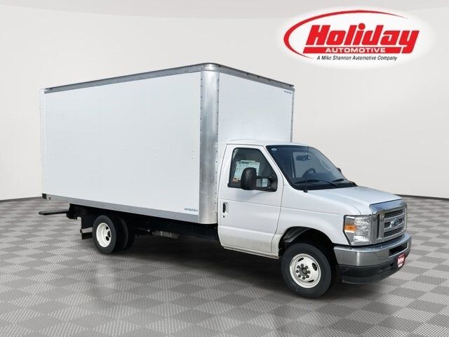 2025 FORD E-450