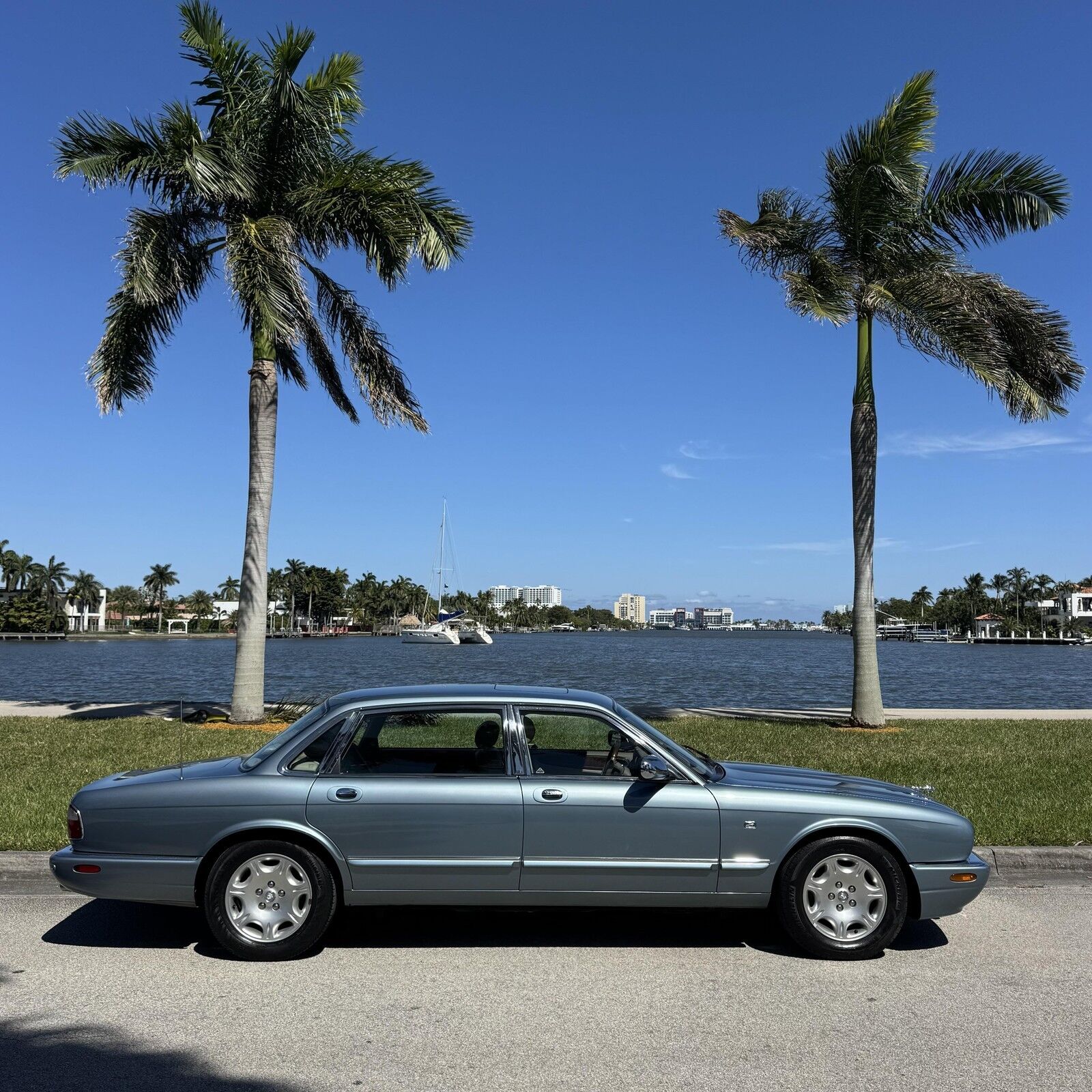 Jaguar Vanden Plas