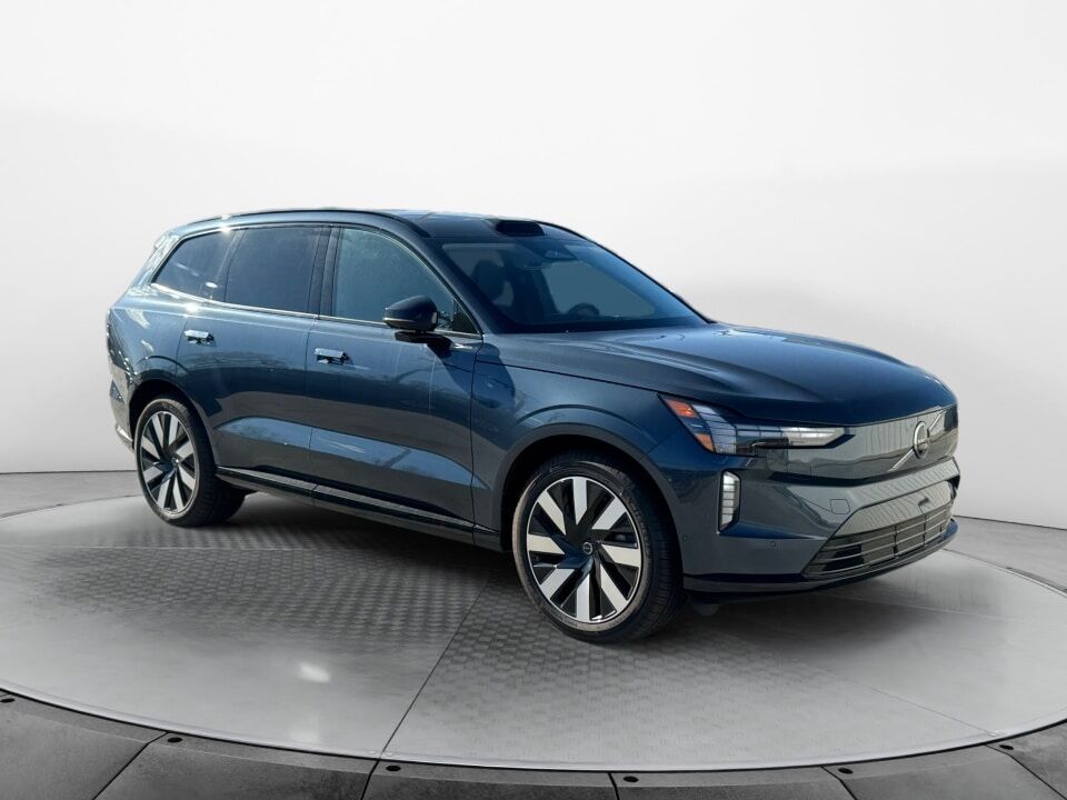 2025 VOLVO EX90