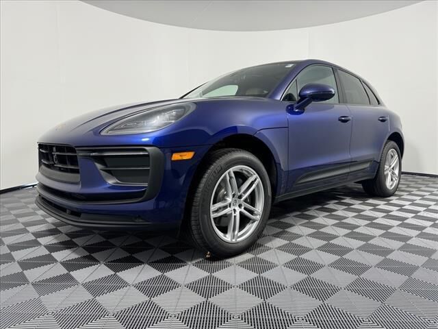 2025 PORSCHE Macan