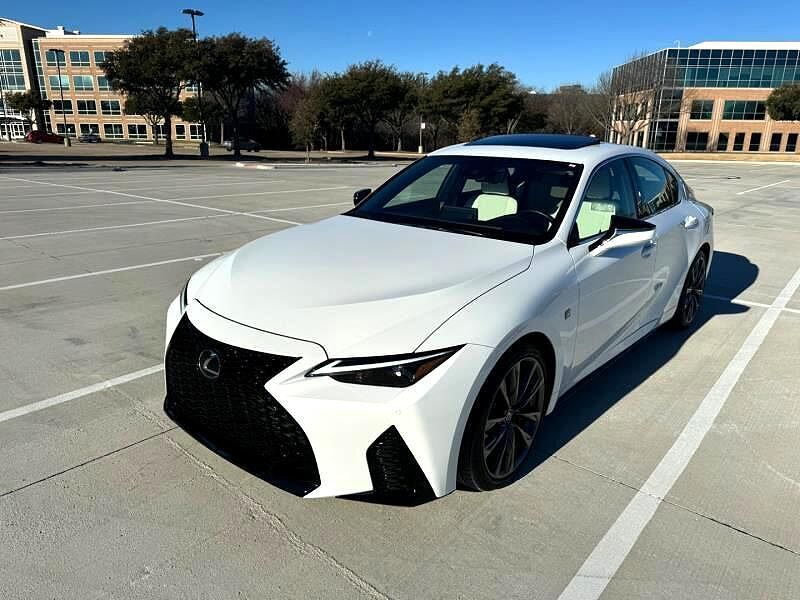 2022 LEXUS IS