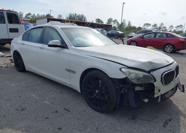 BMW 740i