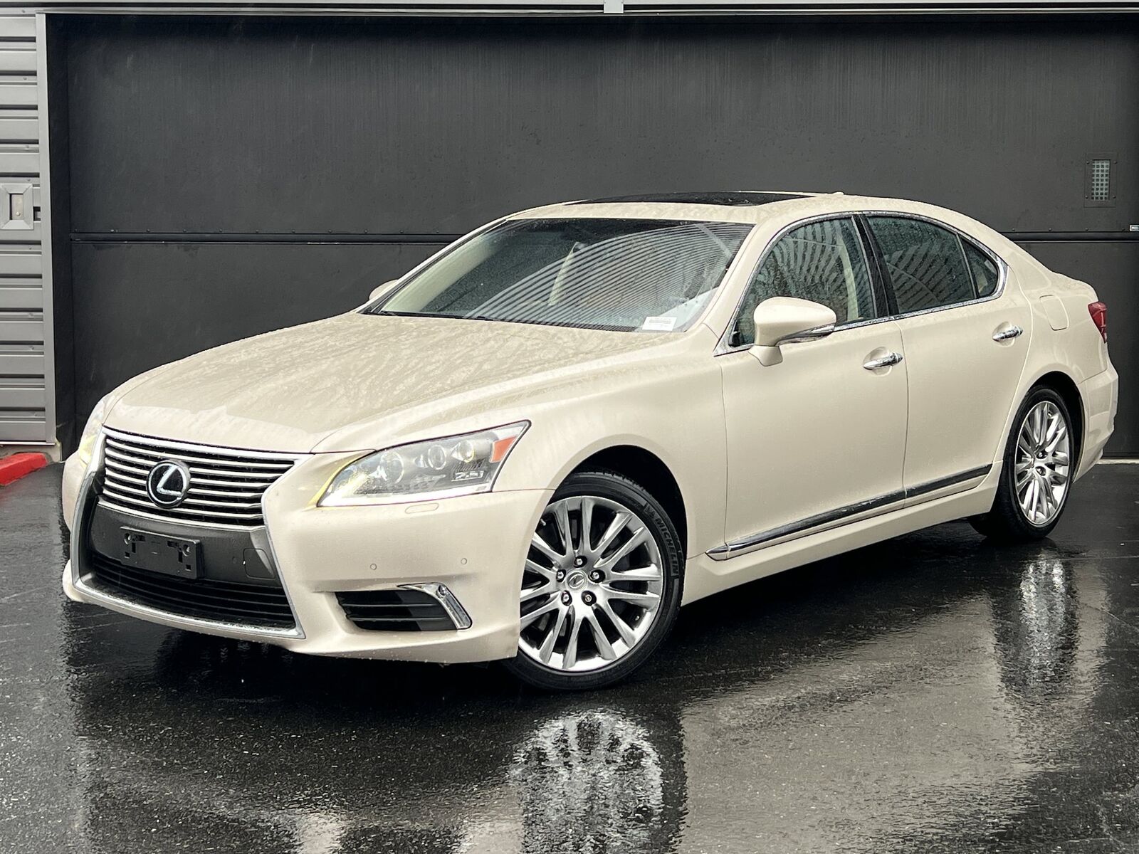 Lexus LS
