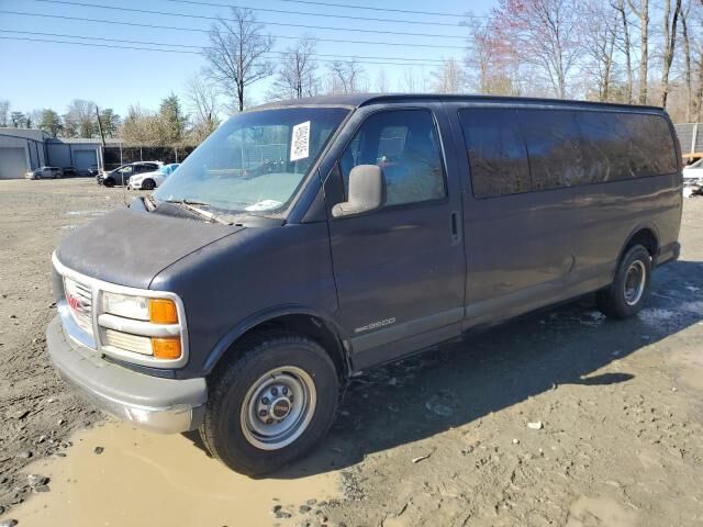GMC Savana